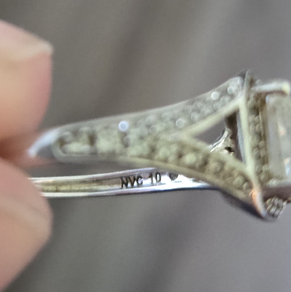 Beautiful CZ 925 silver ring Size 10 - Picture 4 of 5